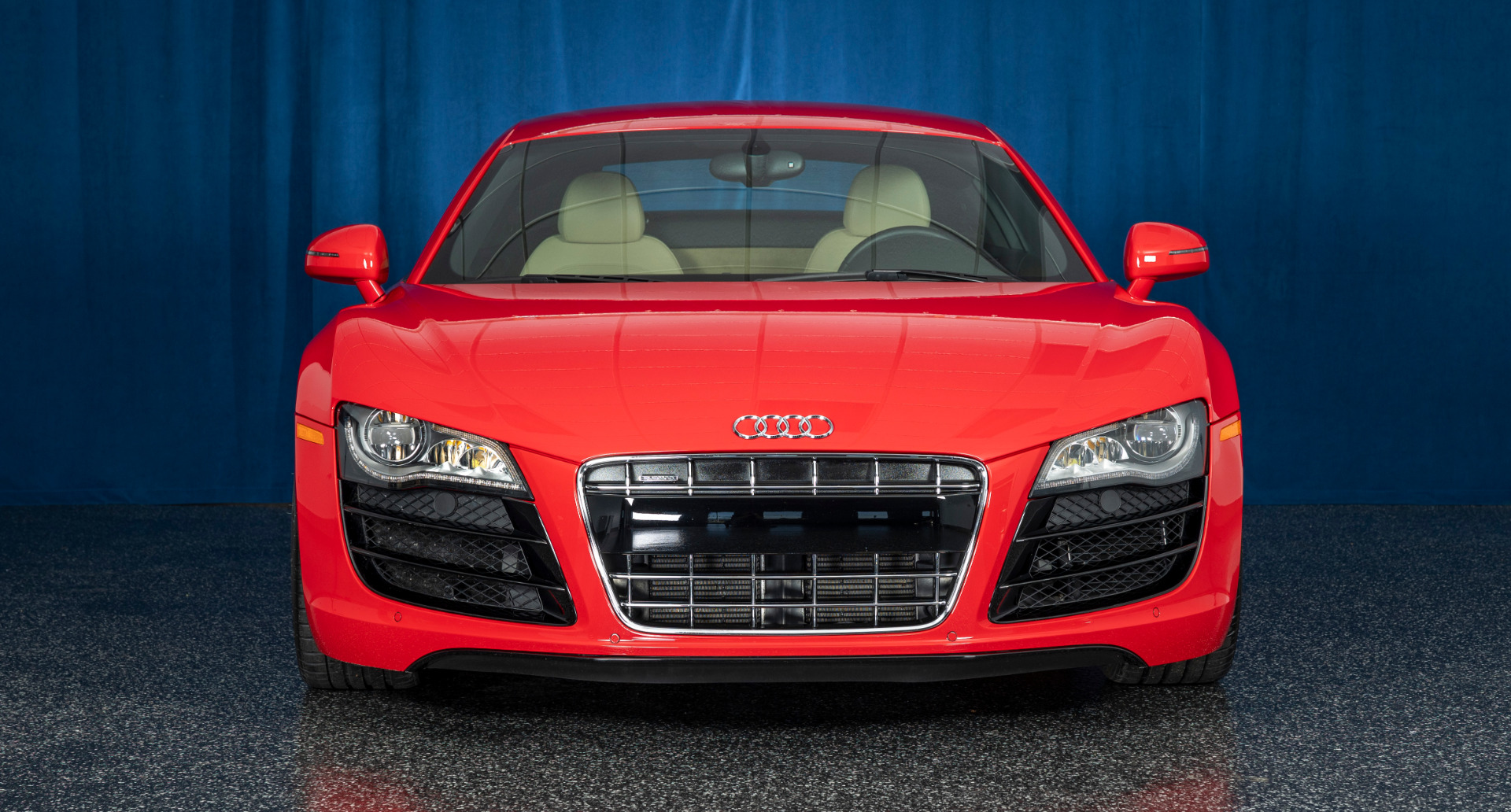 2010 Audi R8 5.2 Quattro photo 3